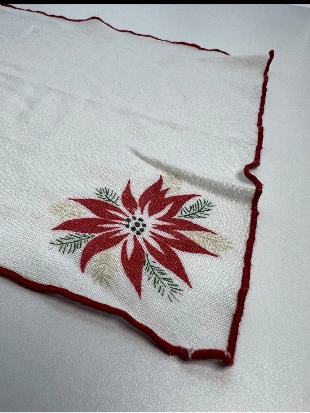 Vintage Poinsettia Flower Red White Cotton Floral Women’s Hankerchief 9” X 9”